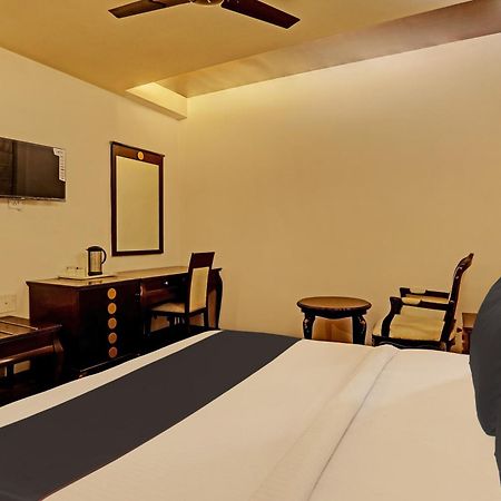 Hotel Townhouse The Royce New Friends Colony Nuova Delhi Esterno foto