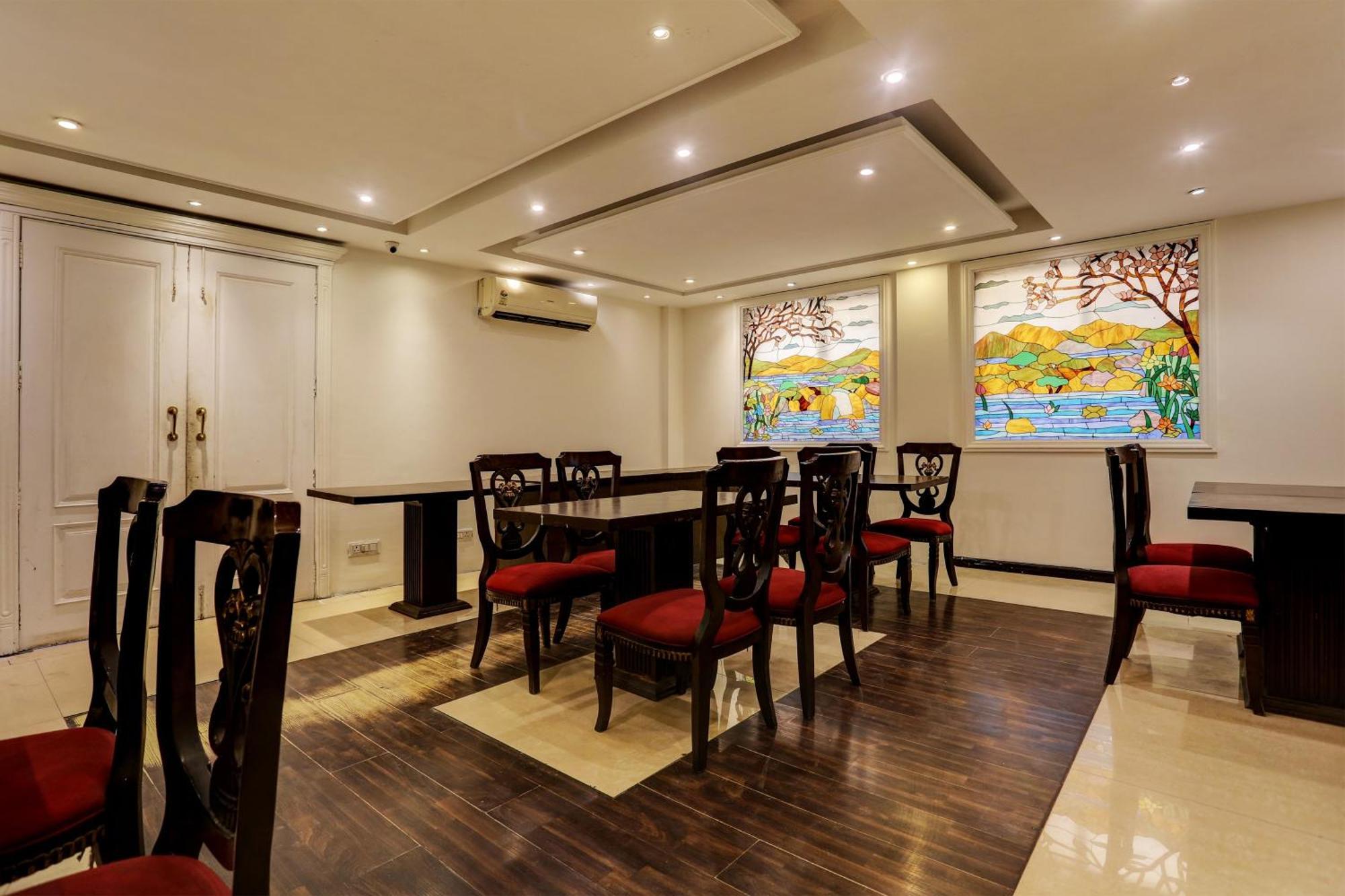 Hotel Townhouse The Royce New Friends Colony Nuova Delhi Esterno foto
