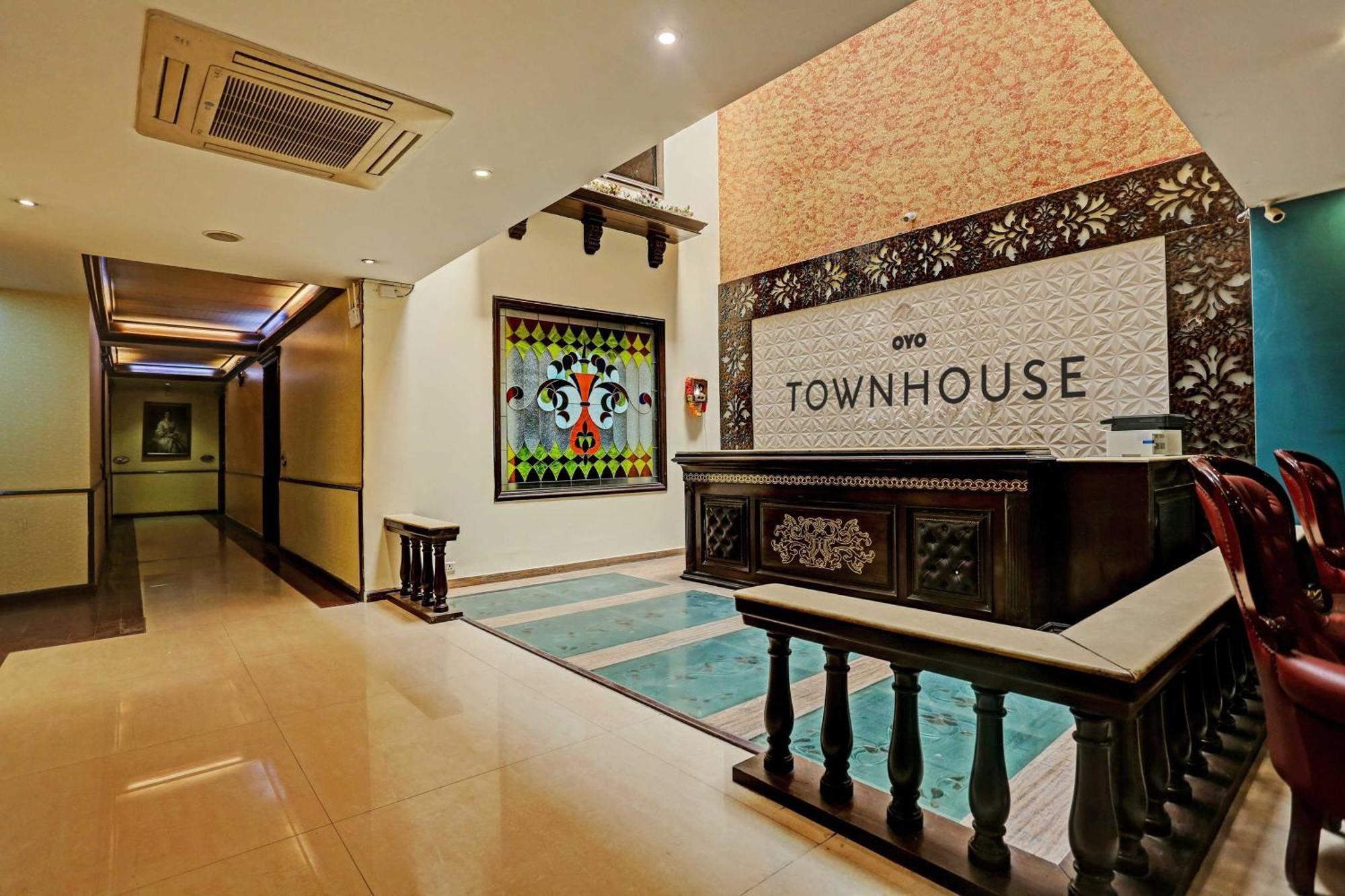 Hotel Townhouse The Royce New Friends Colony Nuova Delhi Esterno foto