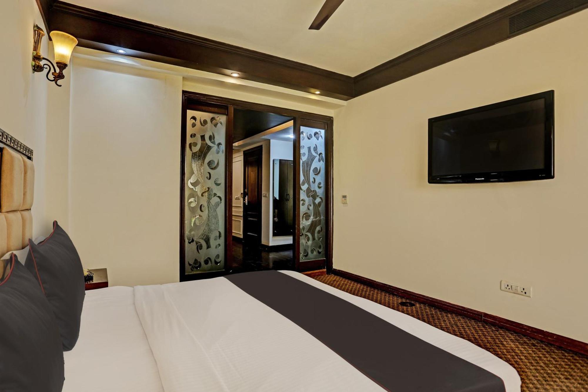Hotel Townhouse The Royce New Friends Colony Nuova Delhi Esterno foto