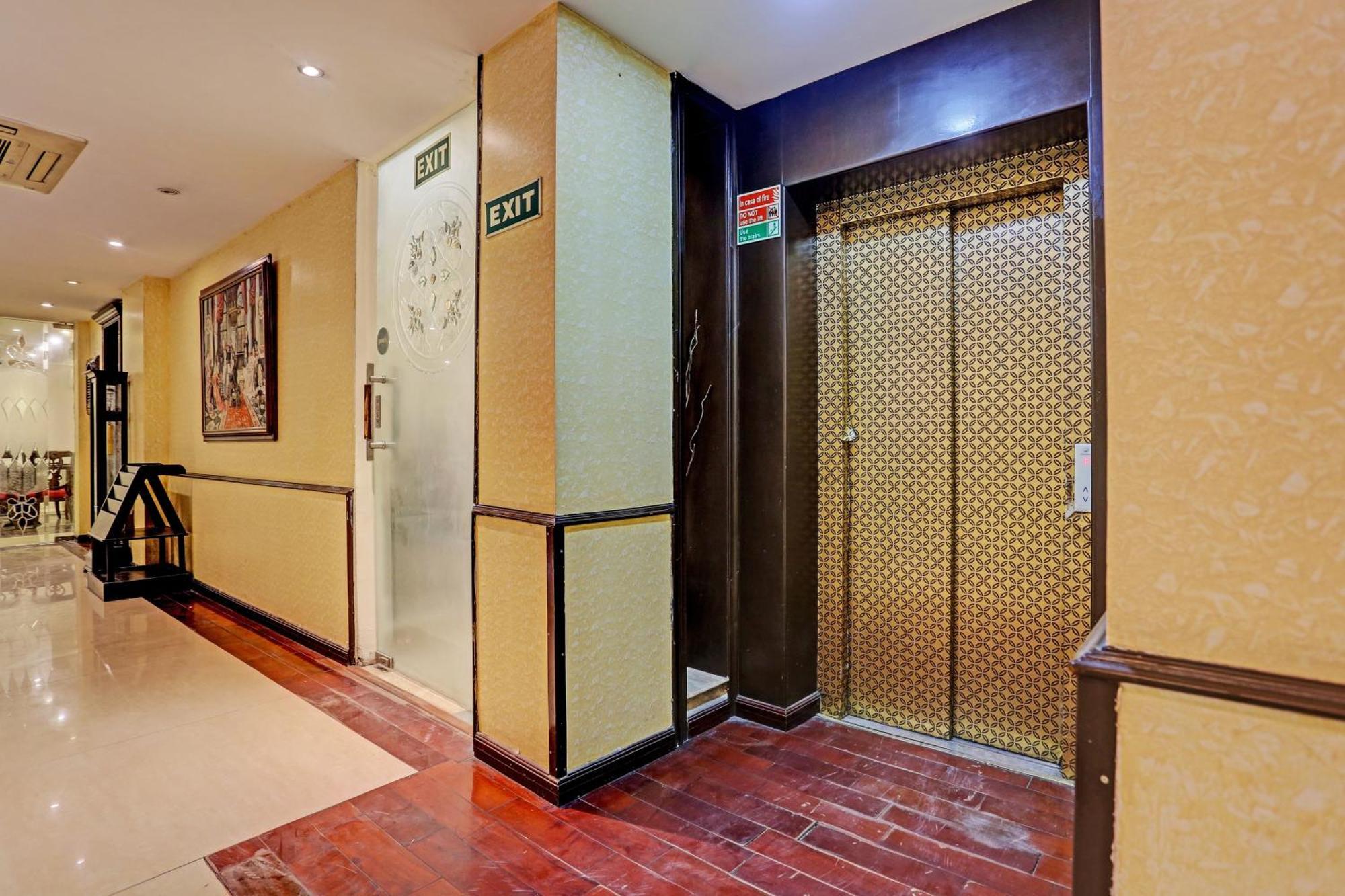 Hotel Townhouse The Royce New Friends Colony Nuova Delhi Esterno foto