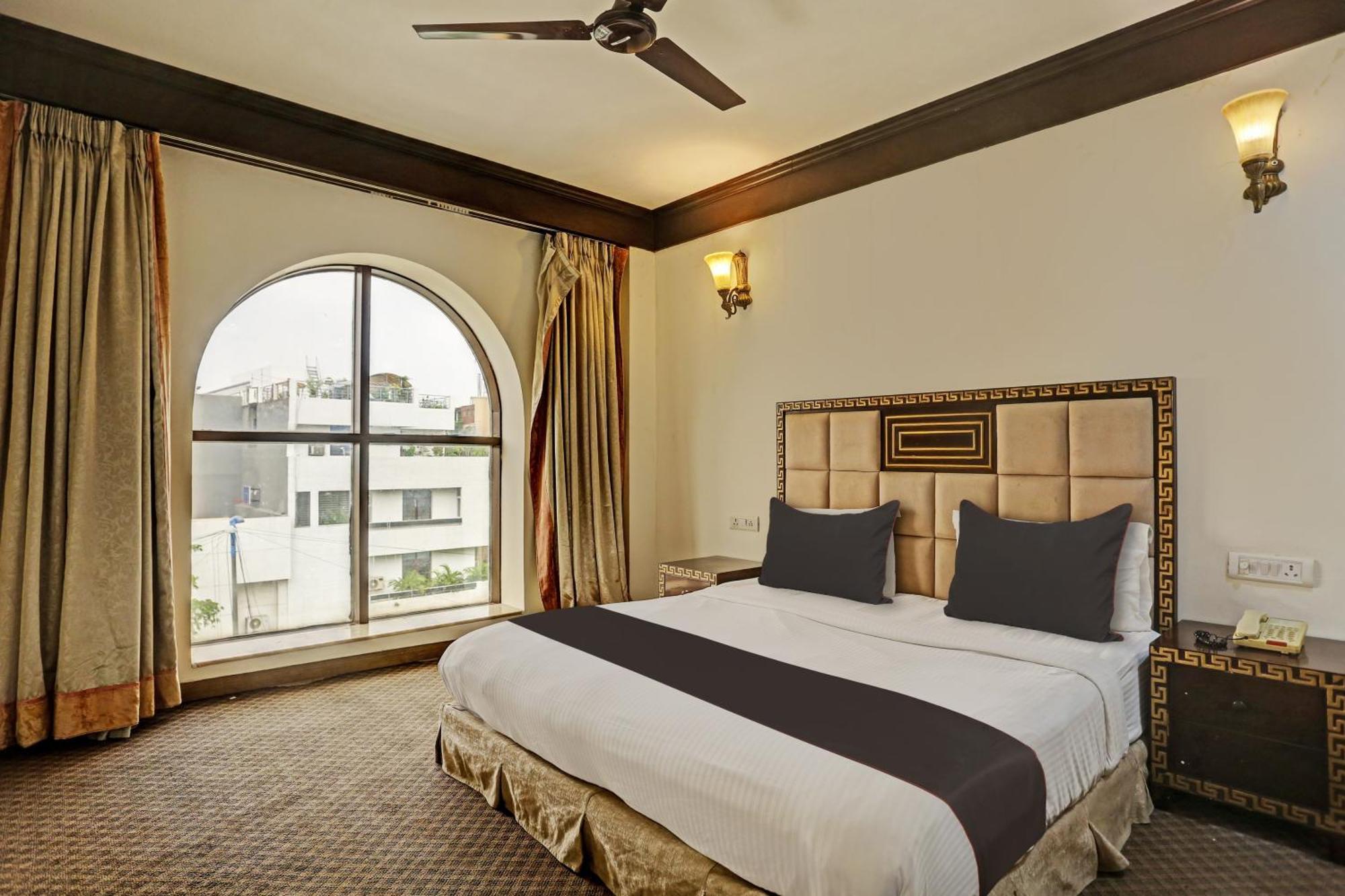 Hotel Townhouse The Royce New Friends Colony Nuova Delhi Esterno foto