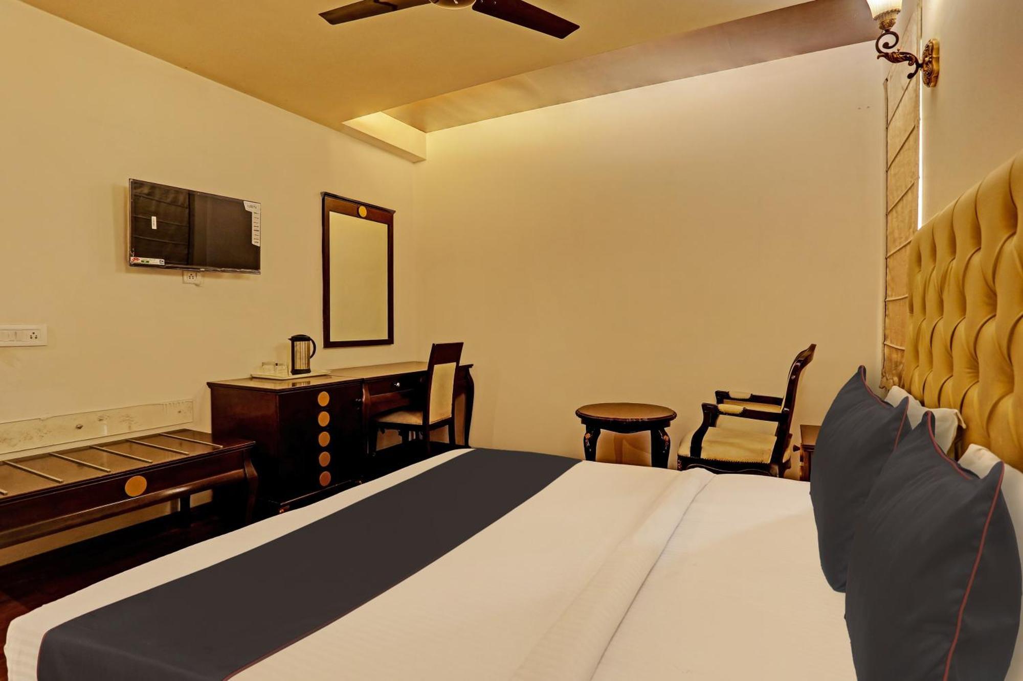 Hotel Townhouse The Royce New Friends Colony Nuova Delhi Esterno foto